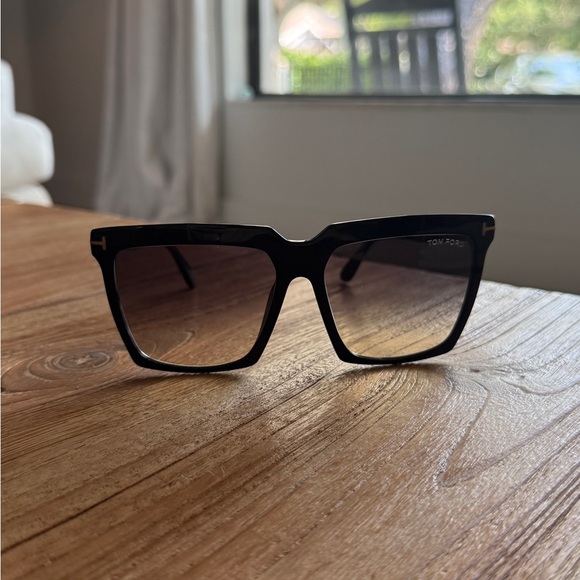 Tom Ford Black Oversized Square Sunglasses - Picture 4 of 6